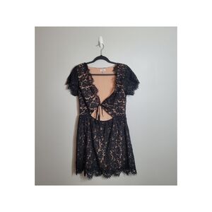 Tobi Black Lace Short Sleeve Tie Front Skater Mini Dress Size M